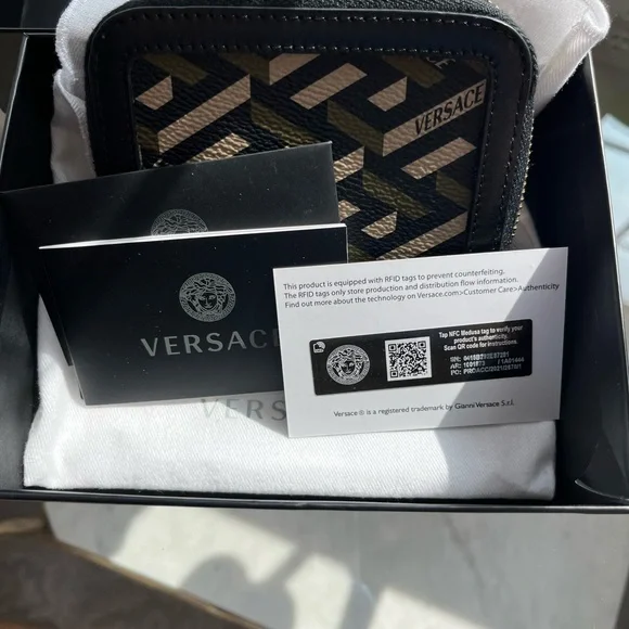 NEW VERSACE Le Greca Modular Signature Coated Canvas Wallet - Picture 9 of 12